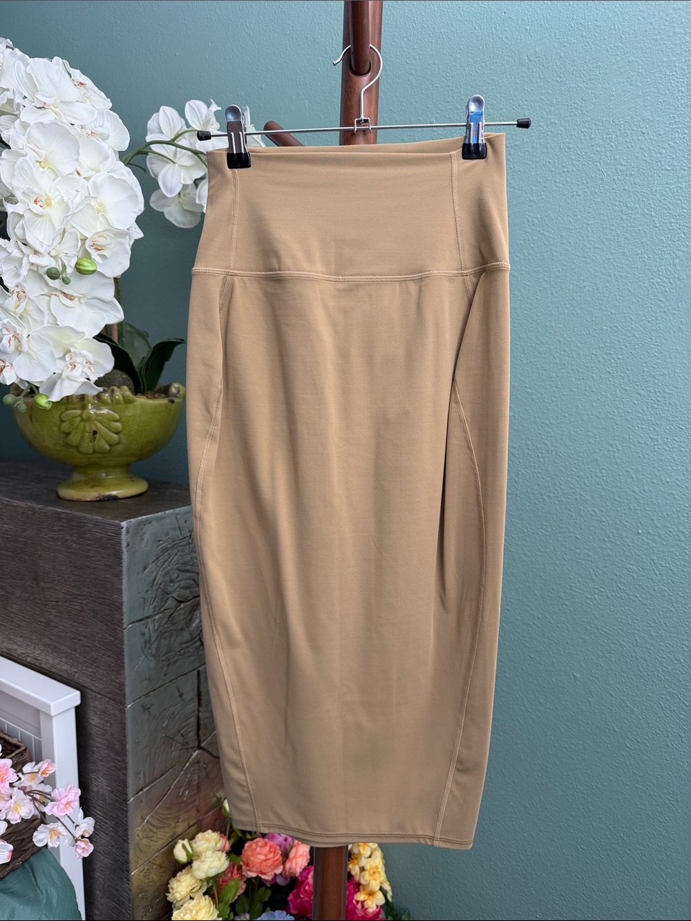 LULULEMON Nulu Slim-Fit High-Rise Midi Skirt